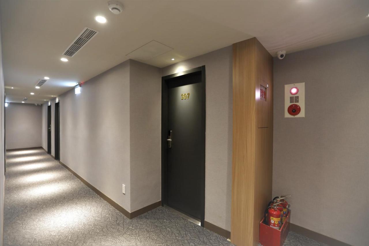 Chair Man Hotel Тайбей Екстер'єр фото