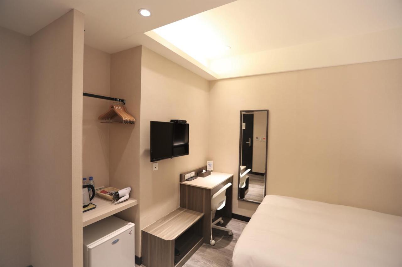 Chair Man Hotel Тайбей Екстер'єр фото