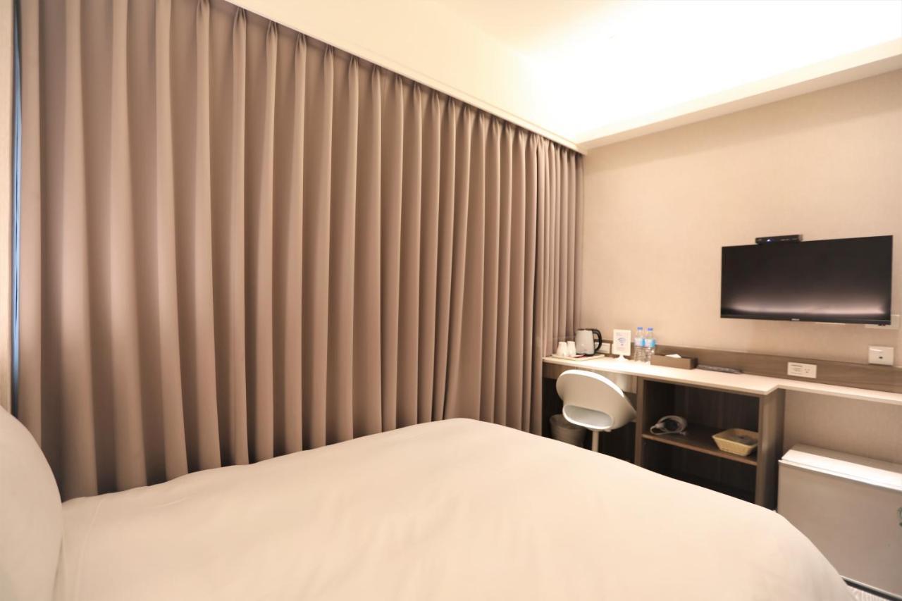 Chair Man Hotel Тайбей Екстер'єр фото
