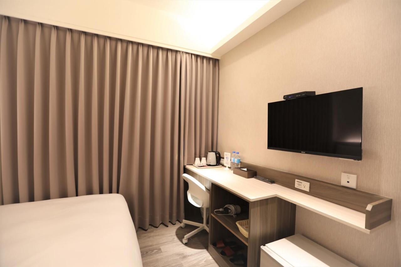 Chair Man Hotel Тайбей Екстер'єр фото
