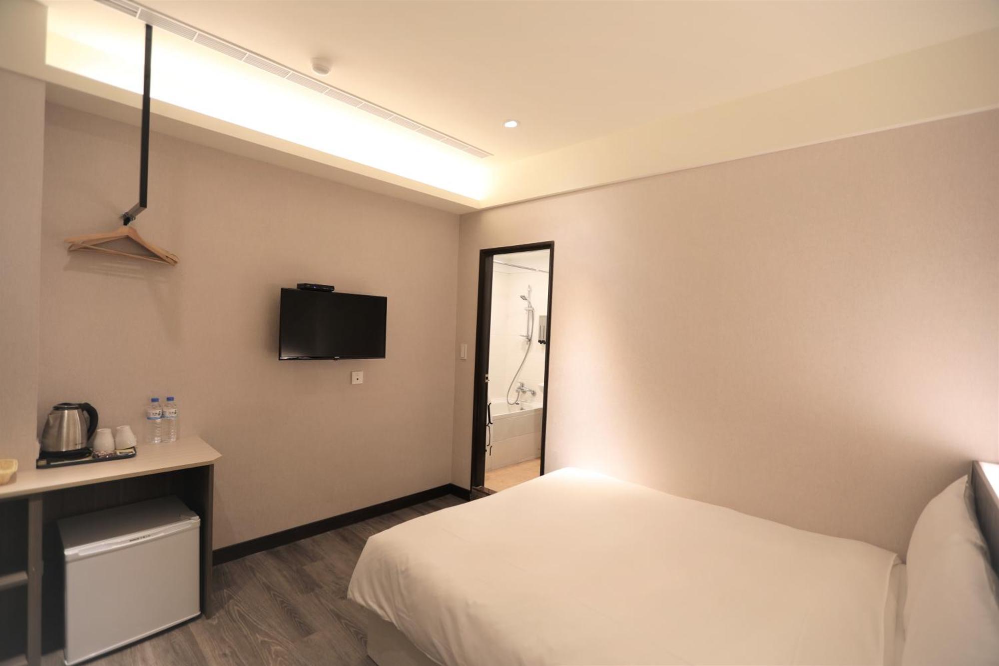 Chair Man Hotel Тайбей Екстер'єр фото